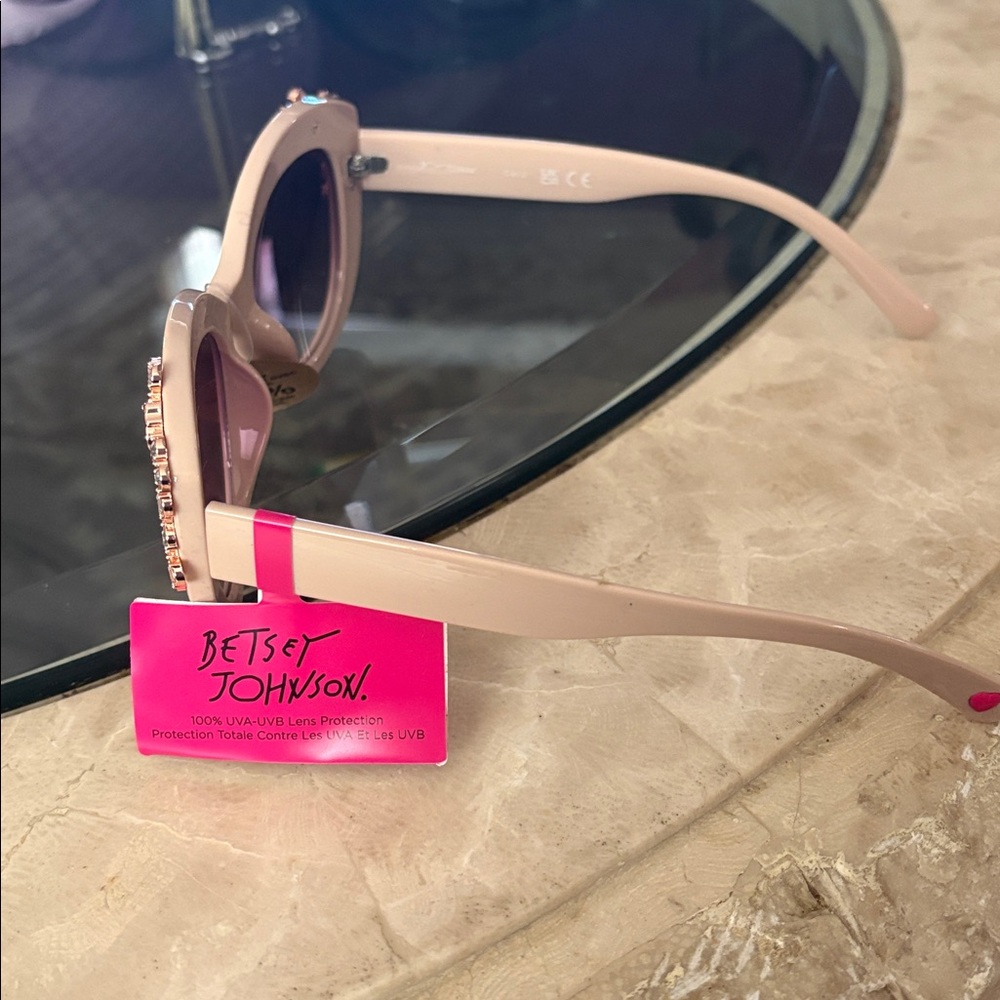 NWT Betsey Johnson Pink Floral Rhinestone Sunglasses - Picture 14 of 17